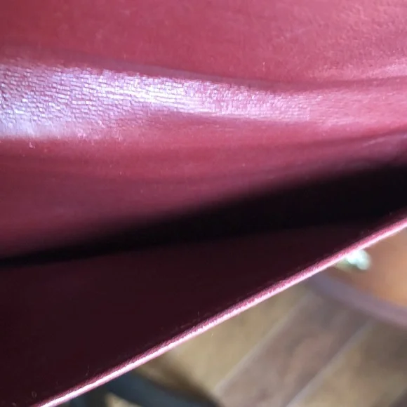CARTIER Paris Bordeaux Burgundy Collection Kiss Lock Wallet Clutch